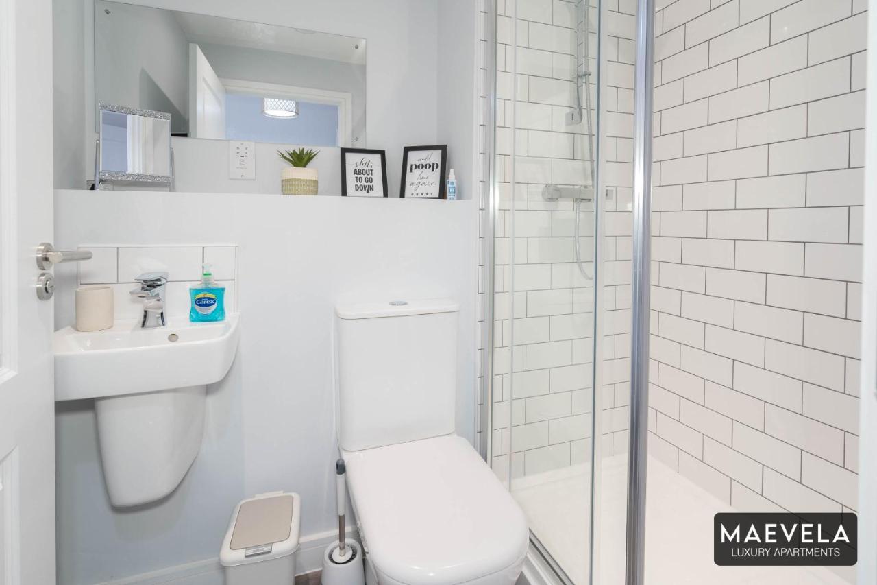 Maevela Apartments - Luxury Top Floor Penthouse - With Parking - 2 Bedroom New Build Apartment ✪ City Centre, Digbeth ✓ With Huge Patio Sliding Doors - City View - Rooftop Terrace - Ps4 & Smart Tv'S Birmingham Buitenkant foto