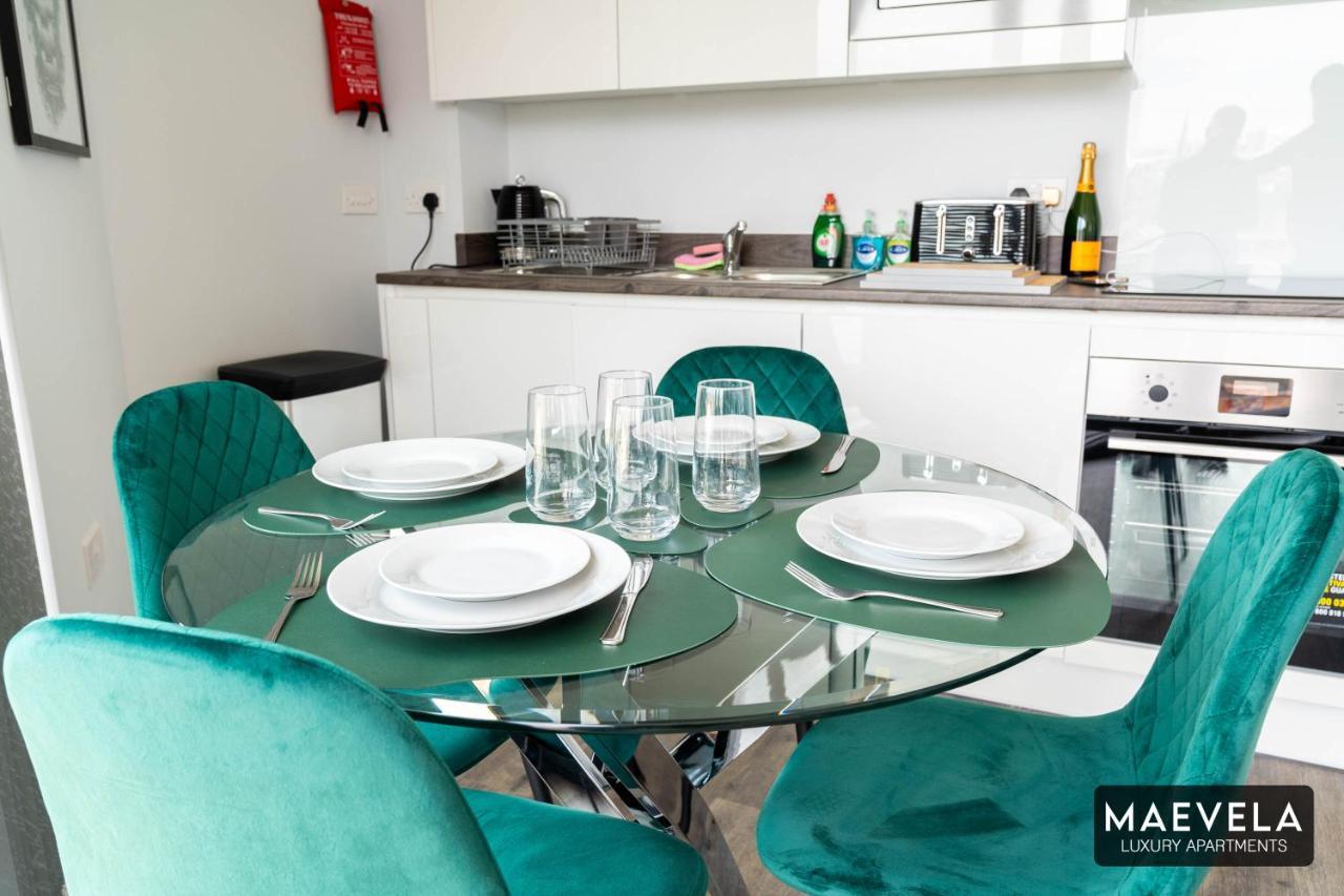 Maevela Apartments - Luxury Top Floor Penthouse - With Parking - 2 Bedroom New Build Apartment ✪ City Centre, Digbeth ✓ With Huge Patio Sliding Doors - City View - Rooftop Terrace - Ps4 & Smart Tv'S Birmingham Buitenkant foto