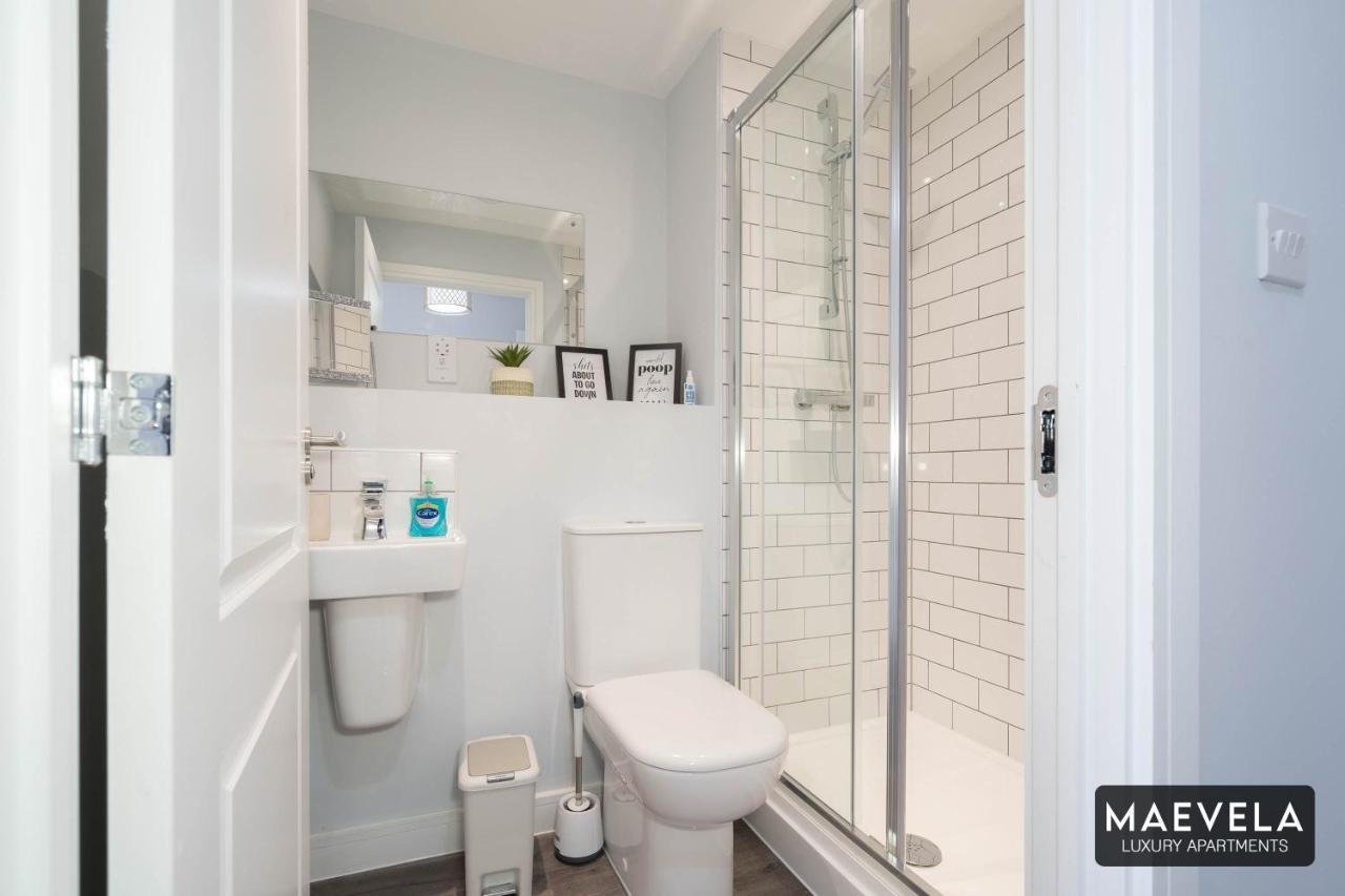 Maevela Apartments - Luxury Top Floor Penthouse - With Parking - 2 Bedroom New Build Apartment ✪ City Centre, Digbeth ✓ With Huge Patio Sliding Doors - City View - Rooftop Terrace - Ps4 & Smart Tv'S Birmingham Buitenkant foto