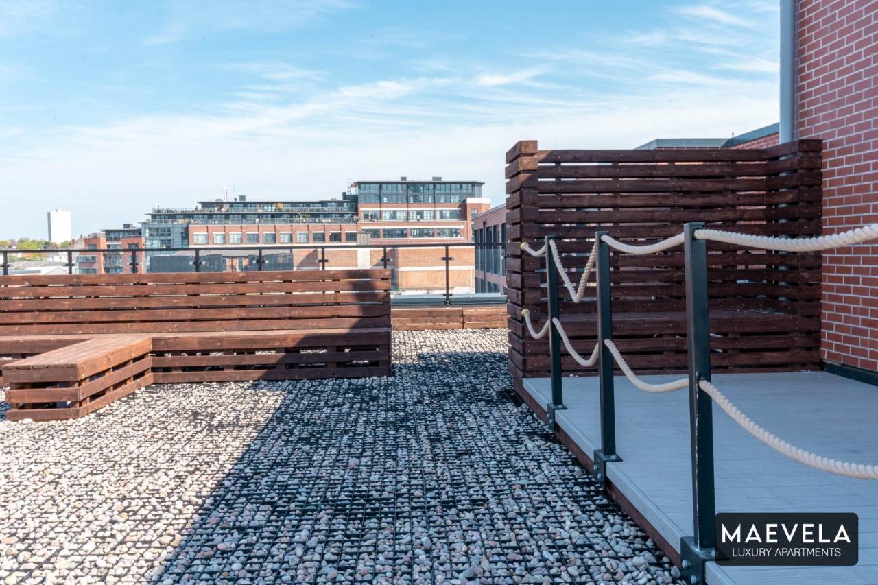 Maevela Apartments - Luxury Top Floor Penthouse - With Parking - 2 Bedroom New Build Apartment ✪ City Centre, Digbeth ✓ With Huge Patio Sliding Doors - City View - Rooftop Terrace - Ps4 & Smart Tv'S Birmingham Buitenkant foto